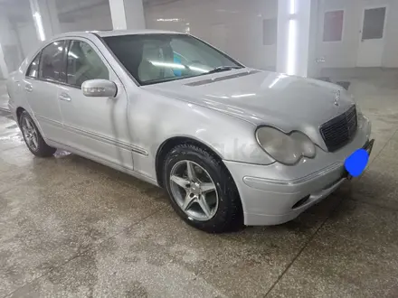 Mercedes-Benz C 200 2002 года за 4 000 000 тг. в Кокшетау – фото 2