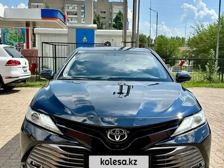 Toyota Camry 2019 года за 11 500 000 тг. в Актобе