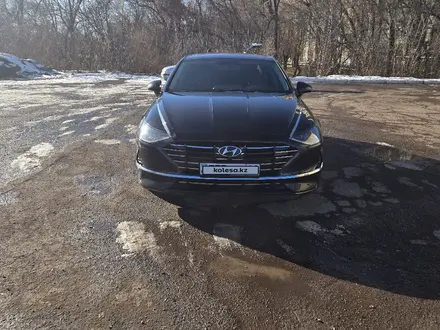 Hyundai Sonata 2020 года за 11 900 000 тг. в Караганда