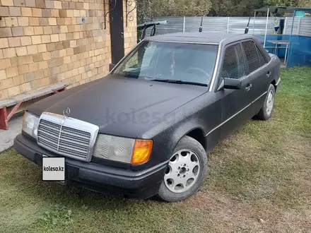 Mercedes-Benz E 230 1991 года за 1 480 000 тг. в Караганда – фото 2