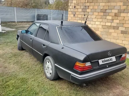 Mercedes-Benz E 230 1991 года за 1 480 000 тг. в Караганда – фото 8