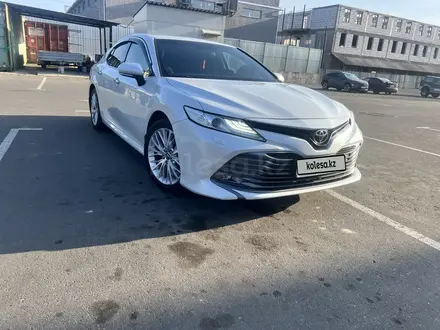 Toyota Camry 2018 года за 12 900 000 тг. в Талдыкорган – фото 2