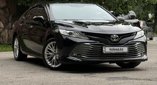 Toyota Camry 2018 года за 14 000 000 тг. в Алматы