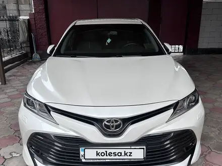 Toyota Camry 2019 года за 13 900 000 тг. в Алматы