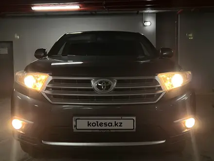 Toyota Highlander 2010 года за 12 500 000 тг. в Актау – фото 2