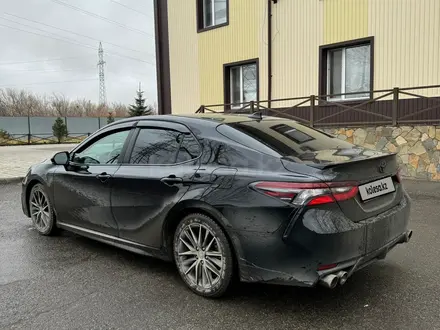 Toyota Camry 2020 года за 11 500 000 тг. в Костанай – фото 5