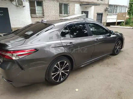 Toyota Camry 2019 года за 12 500 000 тг. в Уральск – фото 5