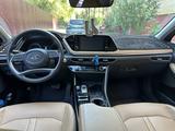Hyundai Sonata 2022 года за 10 000 000 тг. в Актобе – фото 2
