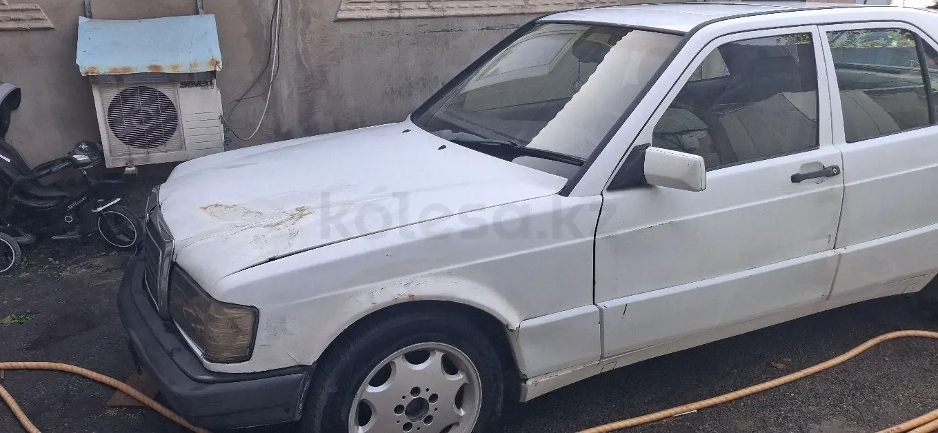 Mercedes-Benz 190, 1990