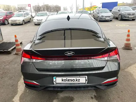 Hyundai Elantra 2023 года за 9 900 000 тг. в Атырау – фото 5