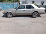 Mercedes-Benz E 200 1991 годаүшін700 000 тг. в Караганда