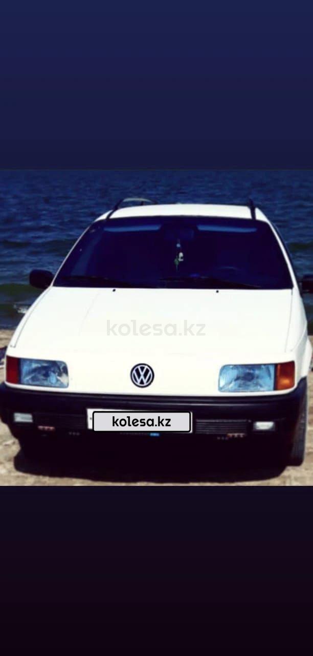 Volkswagen Passat 1993 г.