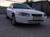 Toyota Camry 1998 годаfor2 900 000 тг. в Жанаозен