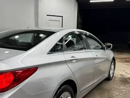 Hyundai Sonata 2011 года за 5 600 000 тг. в Шымкент – фото 2