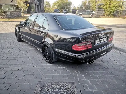 Mercedes-Benz E 55 AMG 2001 года за 5 500 000 тг. в Алматы – фото 23