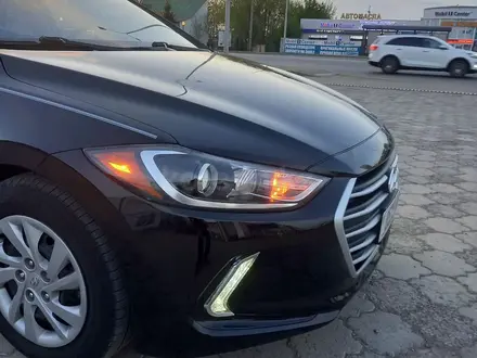 Hyundai Elantra 2018 года за 4 950 000 тг. в Уральск – фото 11