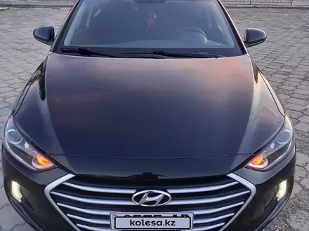 Hyundai Elantra 2018 года за 4 950 000 тг. в Уральск – фото 6