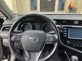 Toyota Camry 2018 годаүшін11 500 000 тг. в Атырау – фото 9