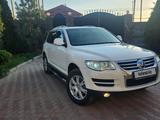 Volkswagen Touareg 2007 годаүшін7 800 000 тг. в Алматы