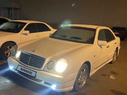 Mercedes-Benz E 240 1998 года за 2 700 000 тг. в Алматы – фото 2