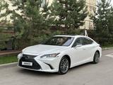 Lexus ES 250 2019 годаүшін19 999 990 тг. в Алматы – фото 3