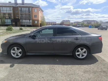 Toyota Camry 2013 года за 4 900 000 тг. в Актобе – фото 2
