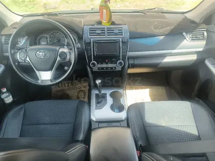 Toyota Camry 2013 года за 4 900 000 тг. в Актобе – фото 4