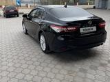 Toyota Camry 2019 года за 15 400 000 тг. в Караганда – фото 3