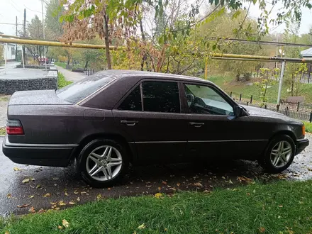 Mercedes-Benz E 220 1995 года за 3 000 000 тг. в Алматы – фото 3