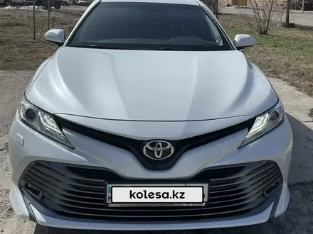 Toyota Camry 2018 года за 14 500 000 тг. в Усть-Каменогорск – фото 3