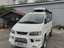 Mitsubishi Delica, 2002