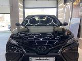 Toyota Camry 2022 года за 13 500 000 тг. в Алматы
