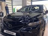 Toyota Camry 2022 года за 13 500 000 тг. в Алматы – фото 5