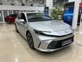 Toyota Camry Luxe eCVT 2025 года за 24 190 000 тг. в Алматы – фото 2