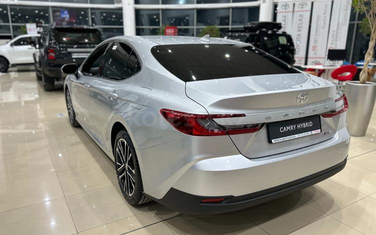 Toyota Camry Luxe eCVT — миниатюра 3