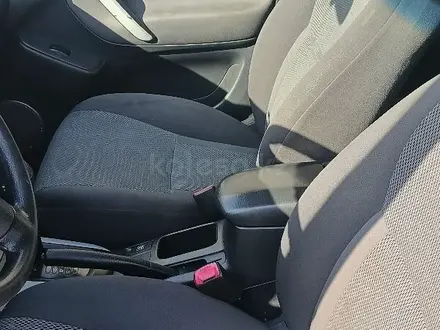 Toyota RAV4 2004 года за 6 100 000 тг. в Усть-Каменогорск – фото 2