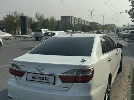 Toyota Camry 2017 года за 13 000 000 тг. в Алматы – фото 2