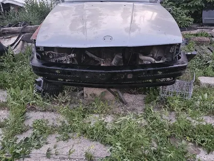 Бампер, ласточка, сабля, ноздря, двери, фара, поворотник, телевизор БМВ 3 за 34 000 тг. в Актобе – фото 9