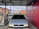 Volkswagen Golf 1993 года за 900 000 тг. в Актобе