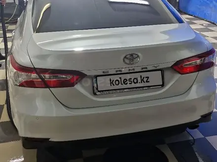 Toyota Camry 2020 года за 15 500 000 тг. в Костанай – фото 11