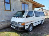 Toyota Hiace 2001 года за 4 500 000 тг. в Астана