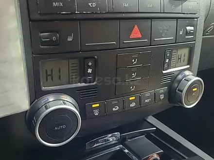 Volkswagen Touareg 2007 года за 4 490 000 тг. в Алматы – фото 22