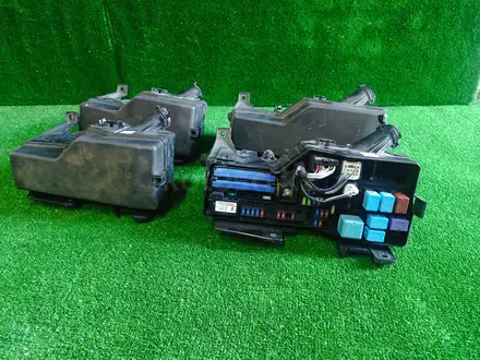 Оригинальный блок предохранителя от Toyota Camry 40 45 2.4 за 20 000 тг. в Алматы