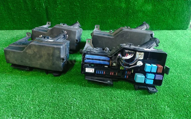 Оригинальный блок предохранителя от Toyota Camry 40 45 2.4 за 20 000 тг. в Алматы