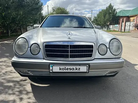 Mercedes-Benz E 230 1996 года за 2 700 000 тг. в Астана