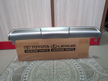 Накладка, крышка, спойлер, облицовка, заднего бампера.52169-60160 за 35 000 тг. в Шымкент