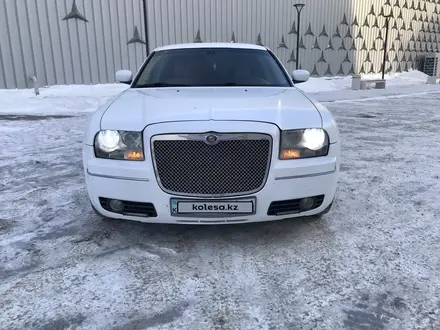 Chrysler 300C 2006 года за 4 600 000 тг. в Павлодар – фото 2