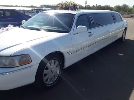 Lincoln Town Car 2005 года за 4 000 000 тг. в Петропавловск – фото 2