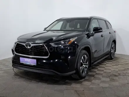 Toyota Highlander 2021 года за 16 990 000 тг. в Астана