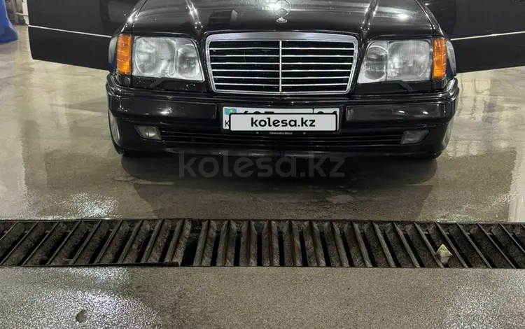 Mercedes-Benz E 500 1992 годаfor6 500 000 тг. в Астана